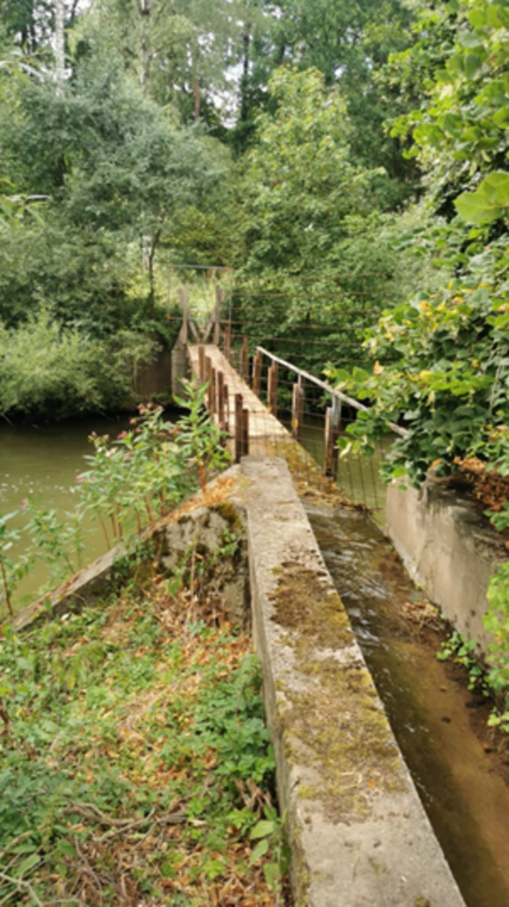 Zuleitung und Aquädukt über die Rednitz (Foto: R. Garhammer)
